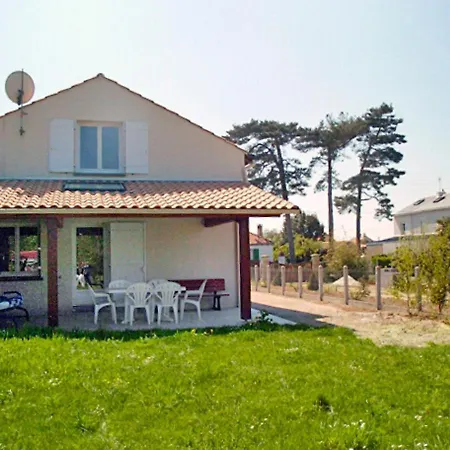 Holiday Les Moutiers Ferienhaus *